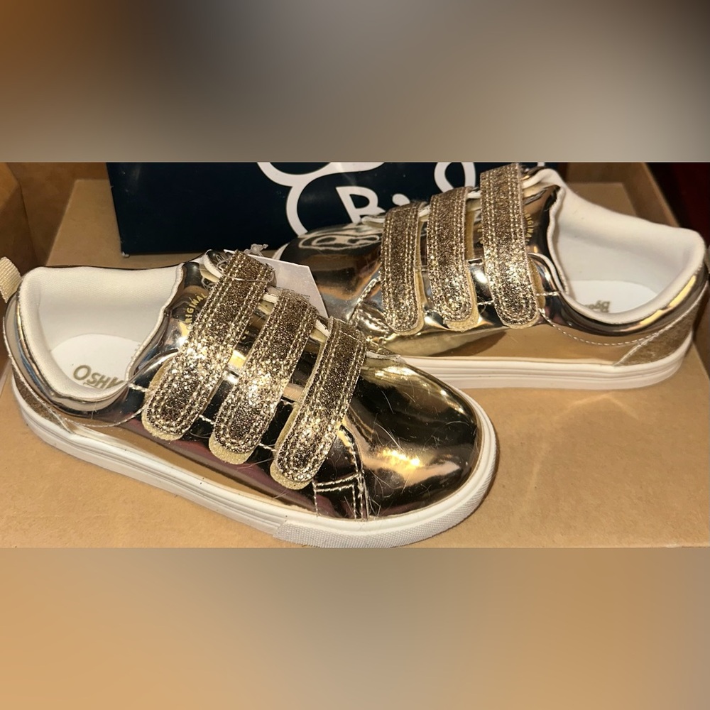 Girls OshKosh B’Gosh Luana Gold Metallic Glittler Sneaker, Velcro straps Size 12